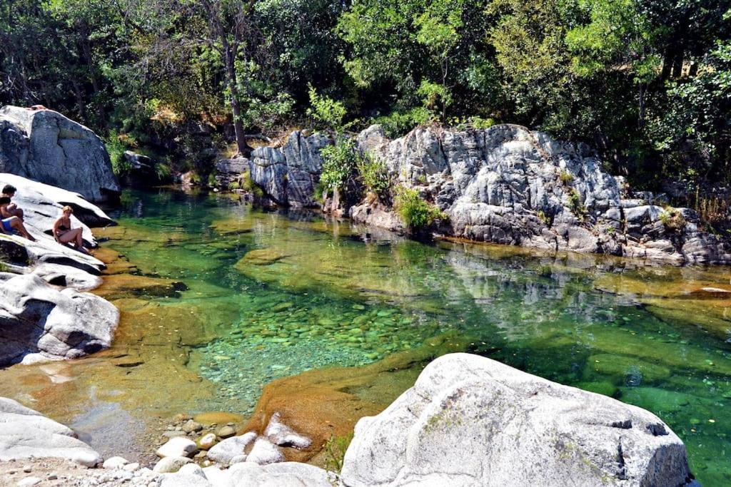 Casa Rural En Candeleda Con Piscina Y Un Maravilloso Jardin ภายนอก รูปภาพ