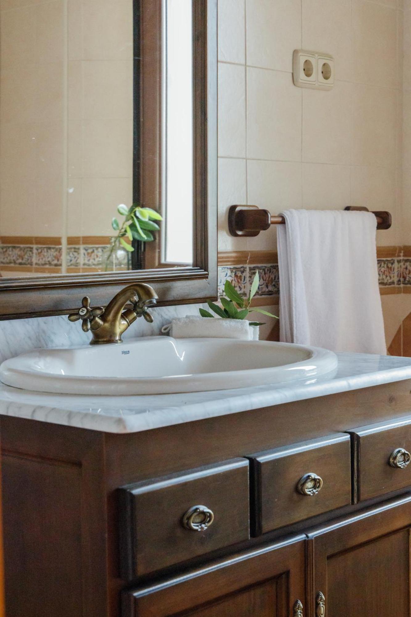 Casa Rural En Candeleda Con Piscina Y Un Maravilloso Jardin ภายนอก รูปภาพ