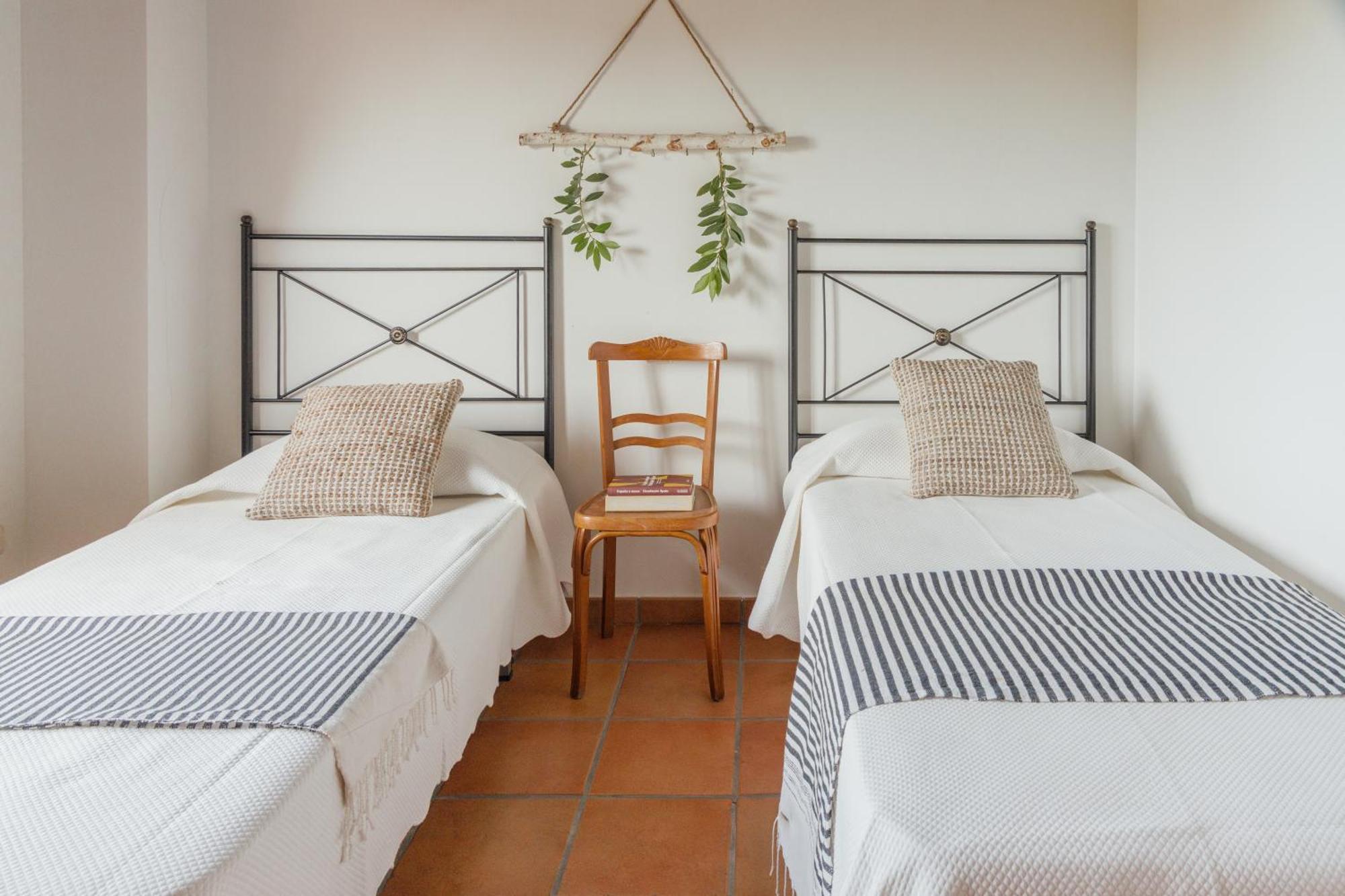 Casa Rural En Candeleda Con Piscina Y Un Maravilloso Jardin ภายนอก รูปภาพ