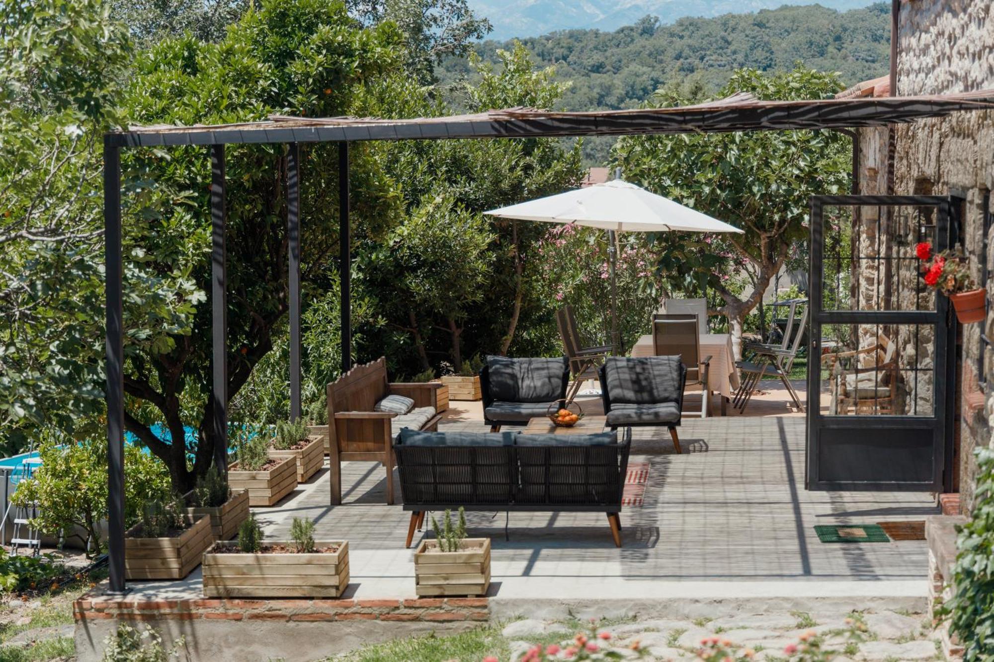 Casa Rural En Candeleda Con Piscina Y Un Maravilloso Jardin ภายนอก รูปภาพ